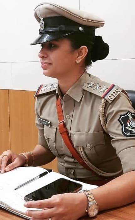 khushbu inspector polic
