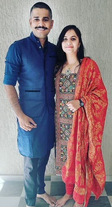 khushbujani with her husband