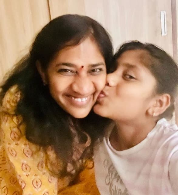 sumathi ips police with her daughter